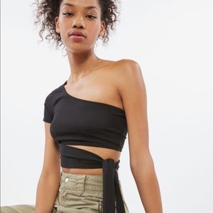 urban outfitters one shoulder tie crop top 👼